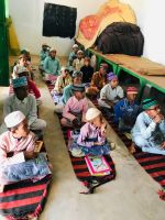 आश्रय गृह/ मदरसा के विद्यर्थियों गर्म जैकट,स्वेटर का वितरण